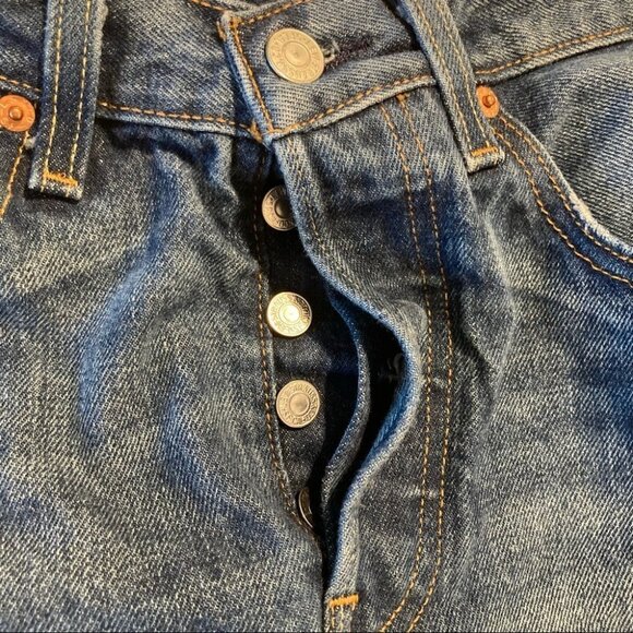 LEVI’S 501 Sz 26 Distressed Button Fly Premium Denim Jean Shorts - Picture 10 of 10